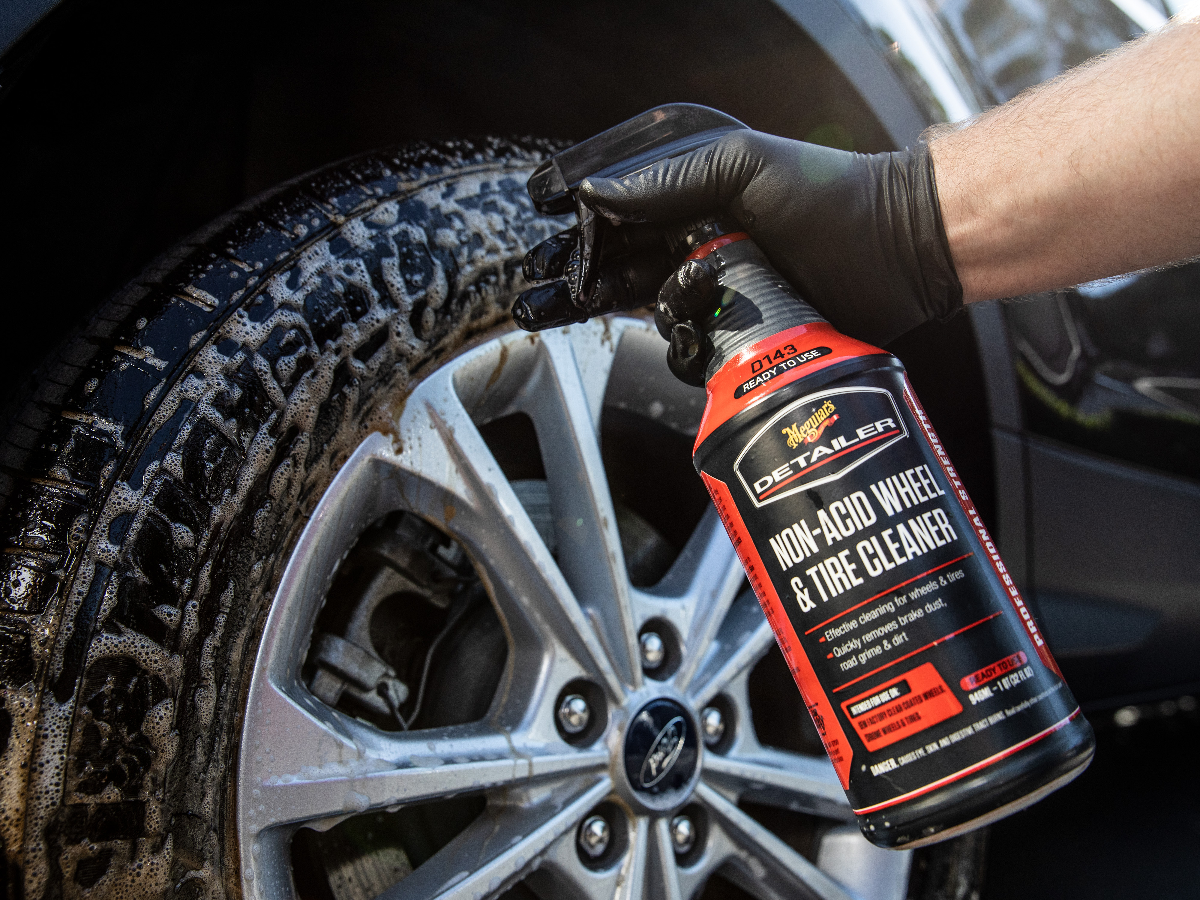 Meguiar's Non-Acid Wheel & Tire Cleaner – Clean Tires & Wheels Without  Using Acid - DRTU14332, 32 oz