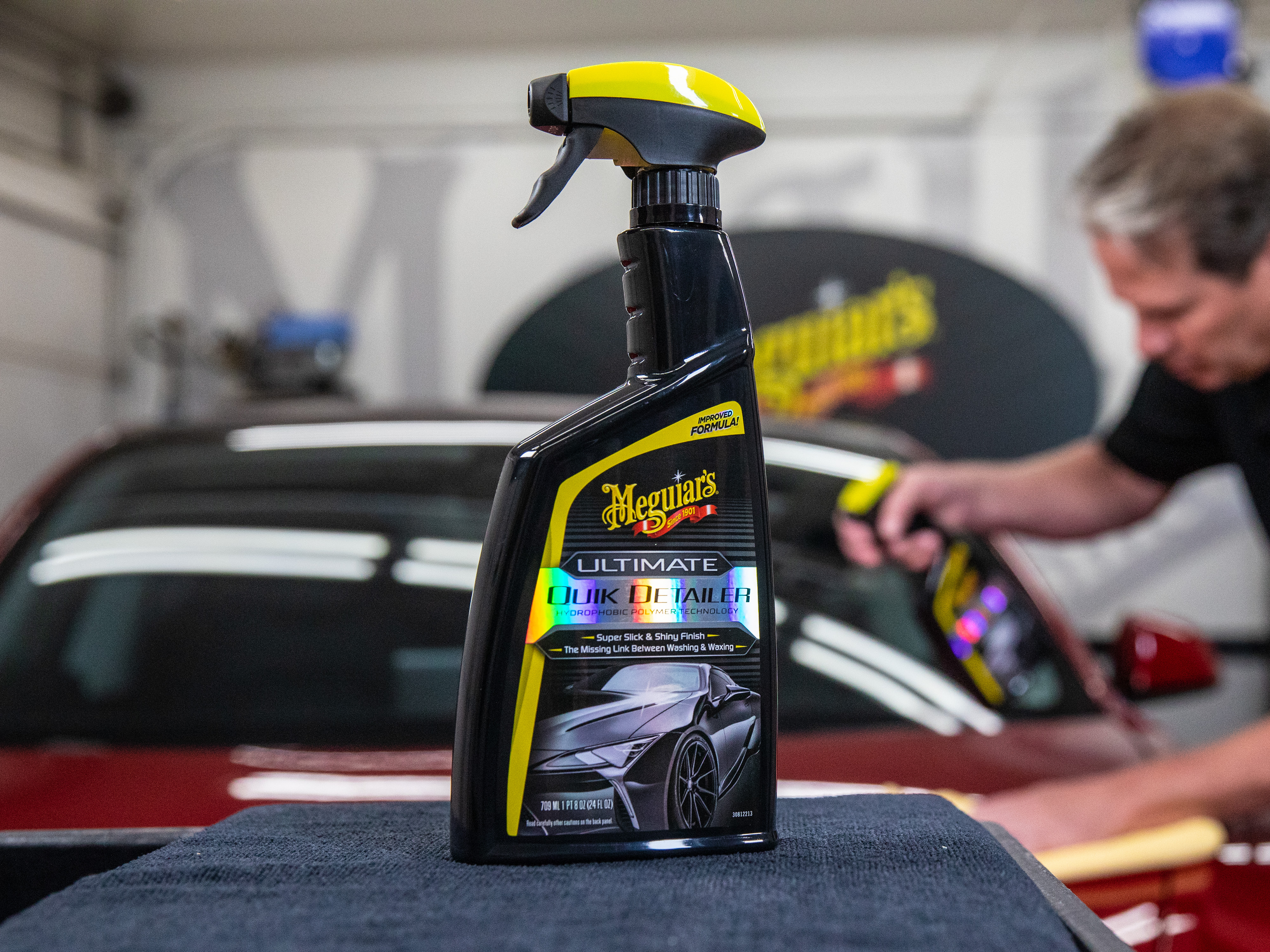 Meguiar's Ultimate Quik Detailer, Light Paint Cleaning and Enhanced Gloss  Between Washes, G201024, 24 oz